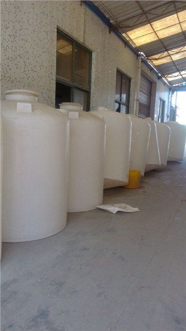 高效減水劑儲罐價格 聚羧酸減水劑貯罐廠家 余姚市城區科旋滾塑容器廠 滾塑水馬,外加劑攪拌儲